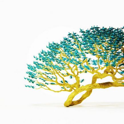 Бонсай, чиї листя - це тисячі фігурок орігамі, зроблених вручну