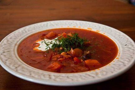 Borsch - o rețetă pentru gătitul modern la domiciliu cu o fotografie