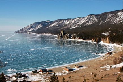 Golful este nisipos, se odihnește pe Baikal, fan al lui Baikal