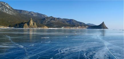 Golful este nisipos, se odihnește pe Baikal, fan al lui Baikal