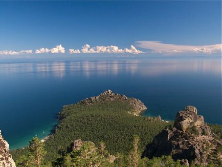 Golful este nisipos, se odihnește pe Baikal, fan al lui Baikal