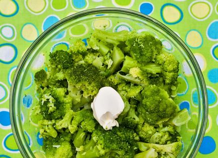 Cât de utile este broccoli pentru a mânca în forma sa brută, beneficiile și răul de varză, pentru femei în timpul sarcinii