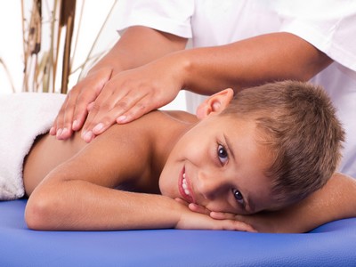 Masaj pentru copii și LUK, masaj pentru un copil la domiciliu în St. Petersburg, o întâlnire cu un terapeut de masaj pediatric, prețul la