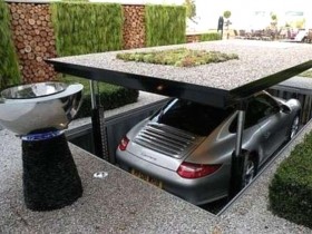 Фото дизайну гаража з будинком, на дві машини, з мансардою