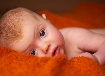 Ochii la culoarea nou-născuților la naștere, când s-au schimbat