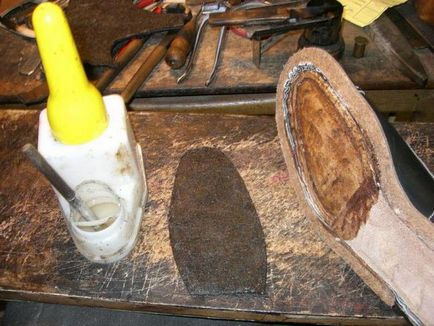 Який хороший клей для взуття, щоб заклеїти будинку який найкращий клей для ремонту взуття