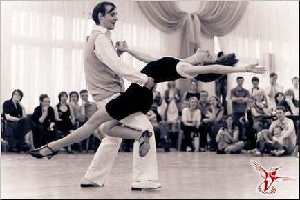 Deoarece a fost un dans rock-roll, rușii - ansamblul de dans rusesc
