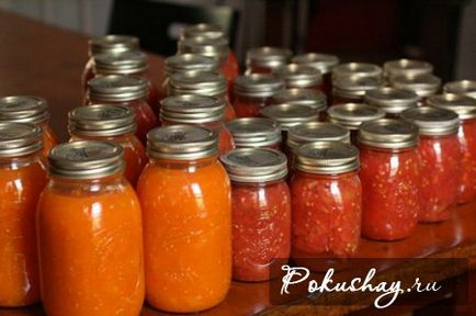 Як приготувати найсмачніші консервовані помідори в томатному соку