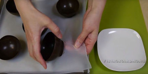 Hogyan tegyük egy tál csokoládé kezük