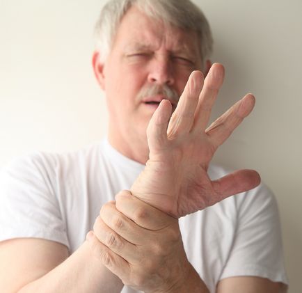 Cum să eliminați tremurul mâinilor după o chestie pentru a elimina semnele, tratamentul unui alcoolism