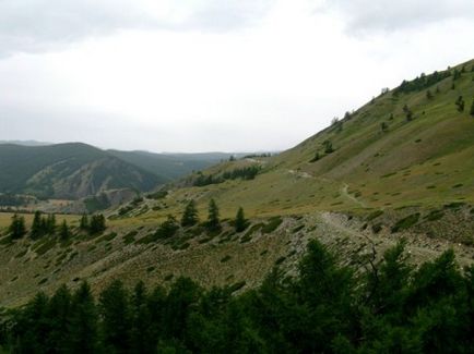 Karagemsky áttörés Taldurinskiy Glacier, a felső folyásánál folyó Bashkaus (július-augusztus 2010), Altáj 4x4