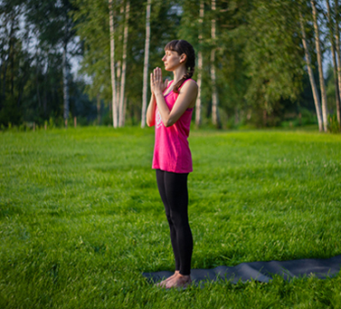 Complexul surya namaskar - totul despre practicarea yoga - salutul soarelui