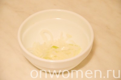 Легкий салат з в'яленої куркою рецепт з фото