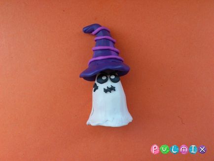 O sculptură a unei fantome pe Halloween de la plastilină în etape (Halloween) Modelarea unei fantome pe Halloween de la plastilină în etape