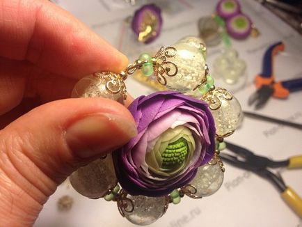 Master class pentru crearea unui set de bijuterii cu flori, polinuclei din argila polimerica