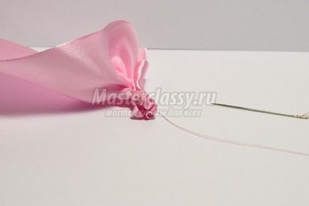 Майстер-клас з вишивки стрічками троянд