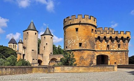 Metz, Franța - obiective turistice, excursii, biserici, fotografie