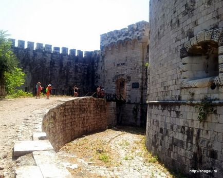 Excursie cu barca la peșteră albastră și fortăreața Mamula, Muntenegru