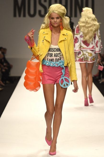 Moschino tavaszi-nyári 2015 - fotó kollekcióban a stílus Barbie