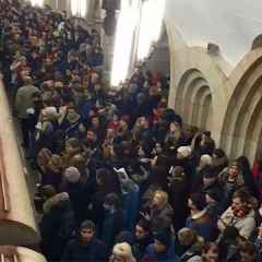 Москва, новини, потяги не ходять на ділянці кільцевої лінії метро через падіння людини на рейки