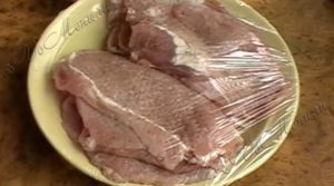 Carne sub un strat de blană în cuptor - o rețetă pas cu pas cu o fotografie