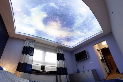 Stretch mennyezetek fotónyomtatás a hálószobában Hogyan válasszuk ki a fotó
