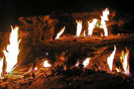 Вогняна гора Янарташ кемер туреччина
