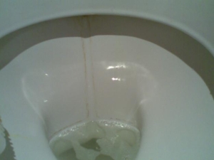 Principalele defecțiuni și metode de reparare a cisternelor de scurgere pentru bolta toaletă a eșantionului vechi