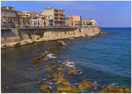 Insulele, orașe din Sicilia