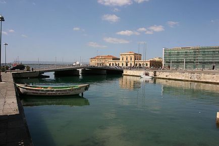 Insulele, orașe din Sicilia