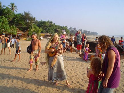 Relaxați-vă pe paradisul de Goa pentru hippie și vaci (14 fotografii și videoclipuri)