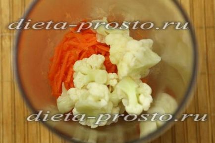 Овочевий смузі з томатів з цвітною капустою і морквою