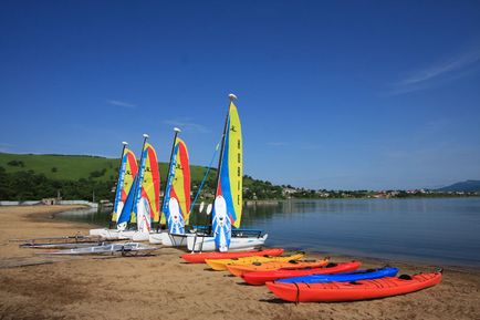 Catamaranii de navigație, stai