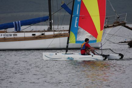 Catamaranii de navigație, stai