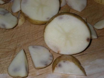 Чому чорніє картопля після варіння і як цього не допустити