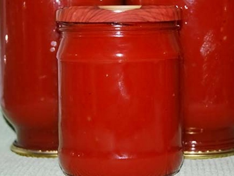 Підбірка найкращих рецептів кетчупу з помідор, слив, яблук і перцю на зиму - покроковий опис з фото