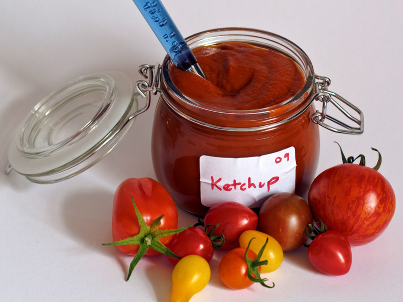 Válogatás a legjobb receptek ketchup paradicsomból, szilva, alma és paprika télen - lépésről lépésre leírás fotókkal