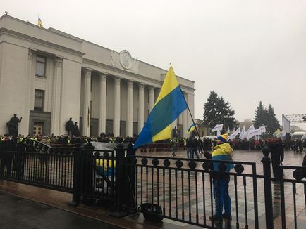 Поліклініку водників позбавляють даху над головою