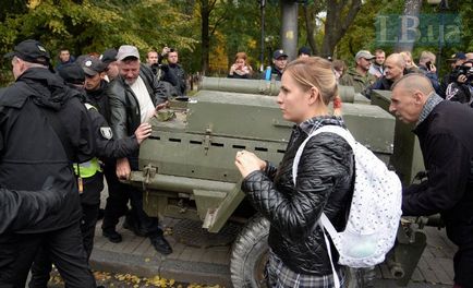 Поліклініку водників позбавляють даху над головою