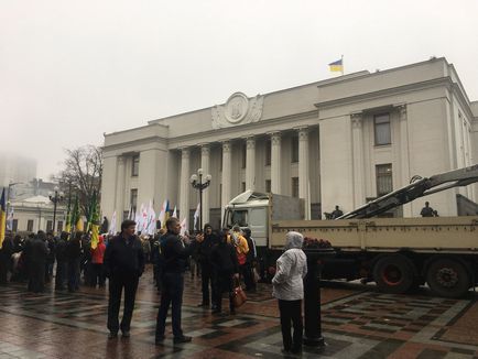 Поліклініку водників позбавляють даху над головою