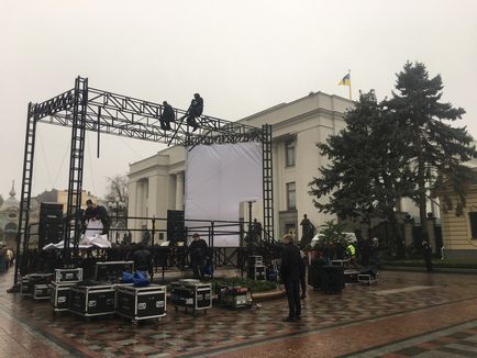 Поліклініку водників позбавляють даху над головою