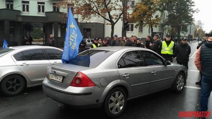 Поліклініку водників позбавляють даху над головою