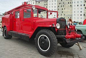 Un camion de incendiu este