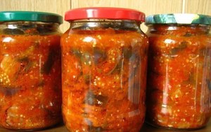 Рецепти баклажанів в томаті і з часником на зиму, послідовність приготування