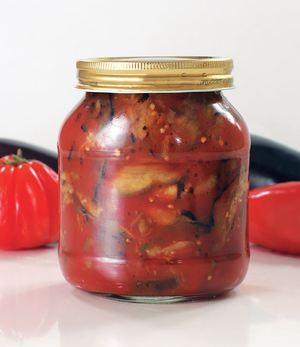 Рецепти баклажанів в томаті і з часником на зиму, послідовність приготування