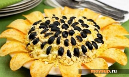 Saláta „Napraforgó” Csirke és gomba chips - lépésről lépésre recept fotók
