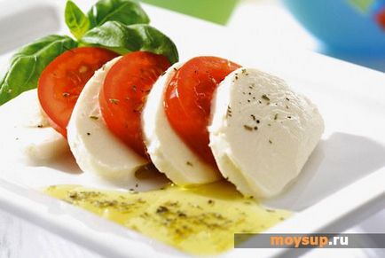 Salata cu brânză de mozzarella și roșii - rețetă originală cu fotografie