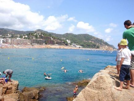 Independent de-a lungul coastei Costa Brava până în orașul Tossa de Mar