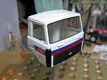 Складання моделі МАЗ-5551 самоскид (автомобіль в деталях)