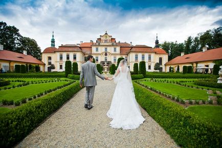 Esküvő a palotában emnishte